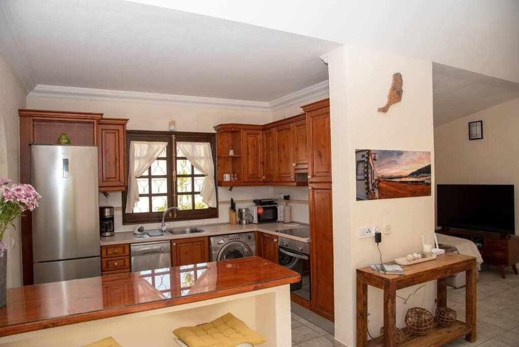 Aurora Mari Villa Your Dream Steps From The Ocean Shore Caleta De Fuste Exterior photo